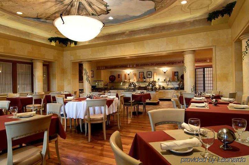 Hilton Atlanta Northeast Hotell Norcross Restaurang bild